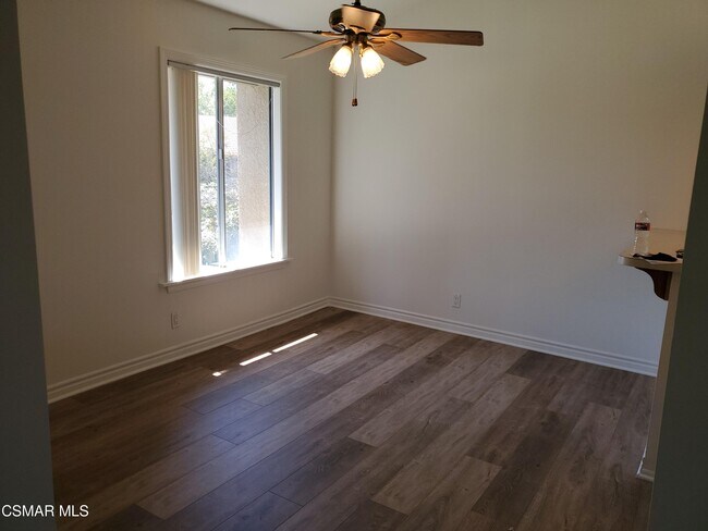 Foto del edificio - 427 Arbor Ln Ct