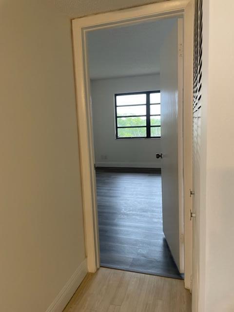 Foto del edificio - 4640 Lucerne Lakes Blvd