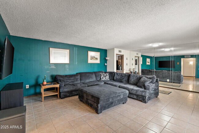 Foto del edificio - 17215 N 130th Ave
