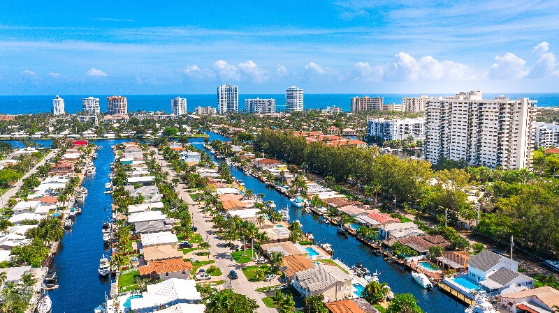 Foto principal - 3200 Port Royale Dr S
