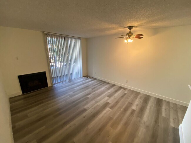 Foto del edificio - 3715 S Canfield Ave