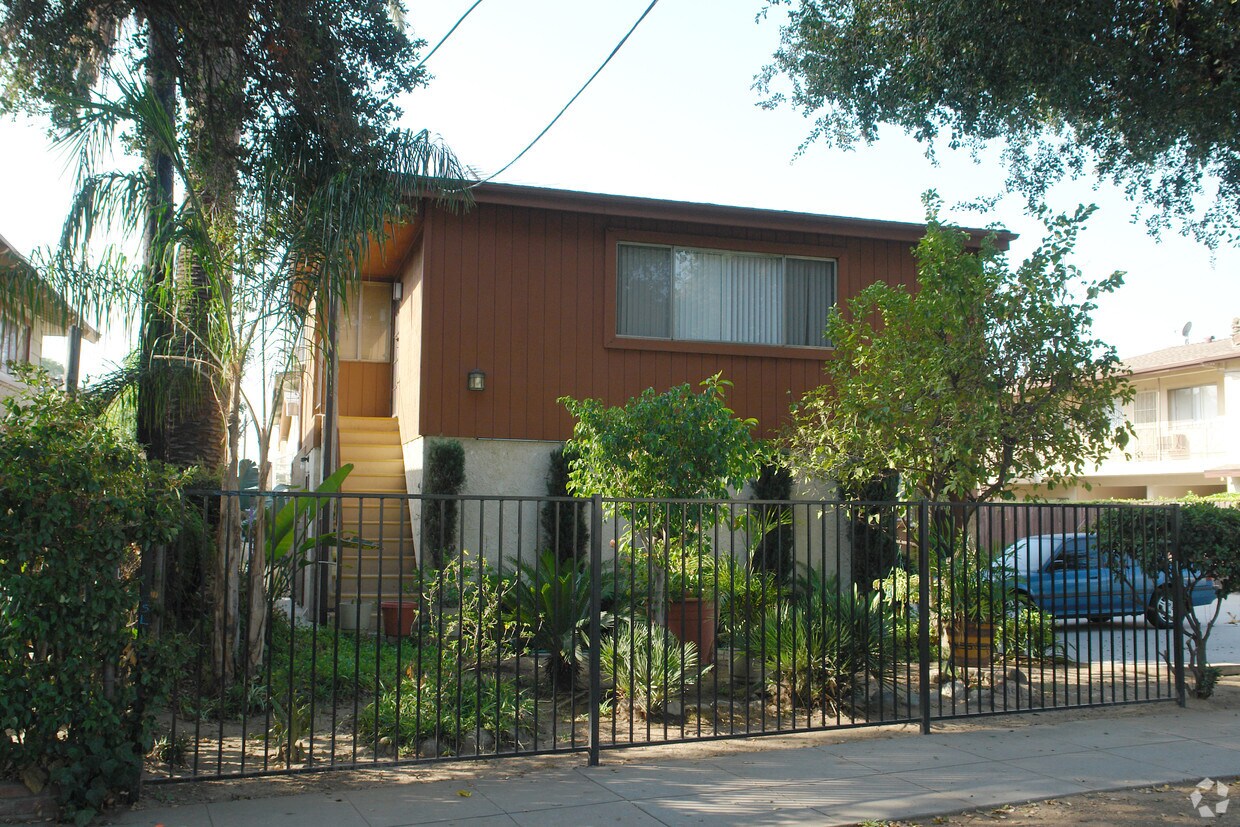 Foto del edificio - 316 E Live Oak St