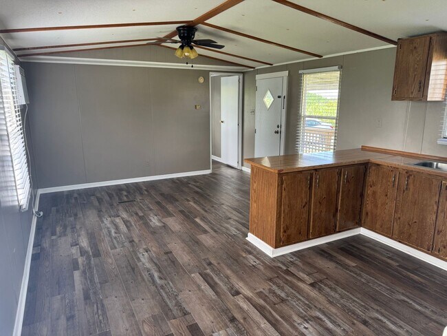 Foto del edificio - 2 Bedroom 1 Bath Mobile Home located in Gr...