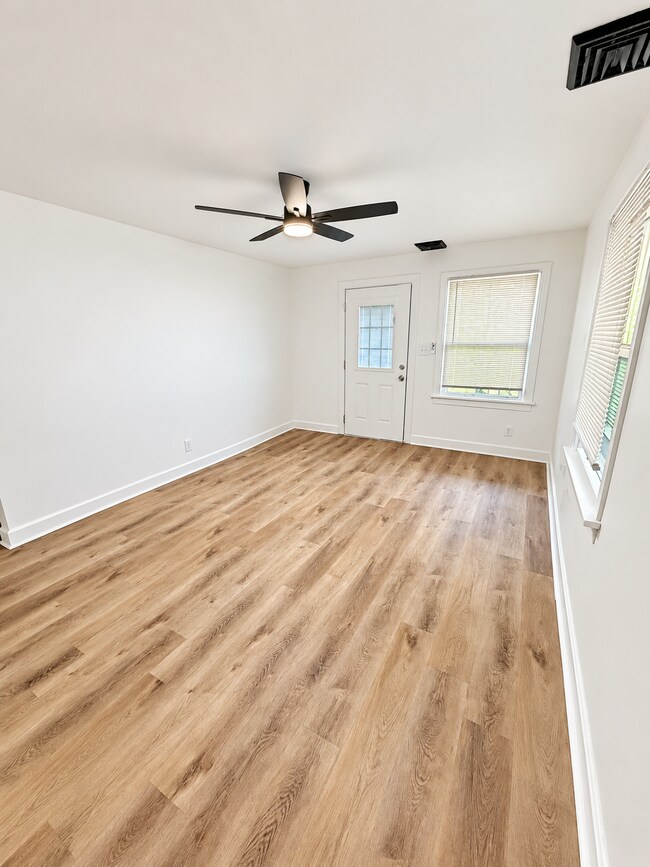 Foto del edificio - 902 Camden Ave