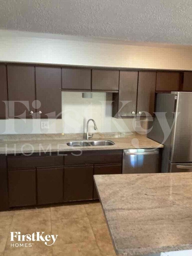 Foto del edificio - 4606 W Rose Ln