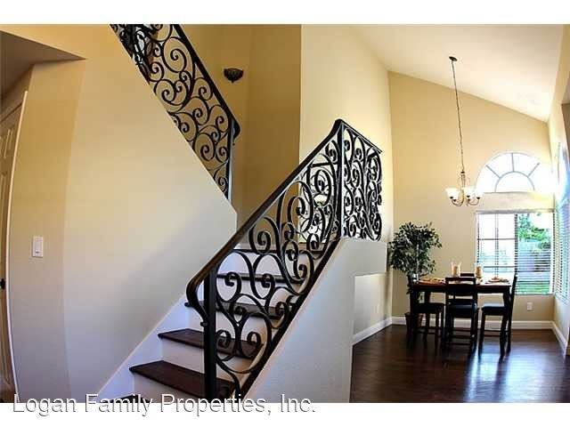 Building Photo - 3 br, 2.5 bath House - 9586 Pipilo Street