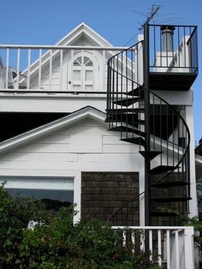 Building Photo - 101 8th Ave