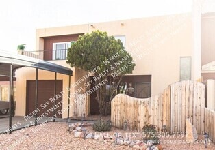 Building Photo - 1253 N Willow St
