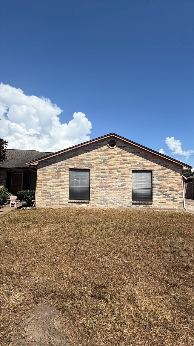 Foto del edificio - 9511 Bollingbrook Dr