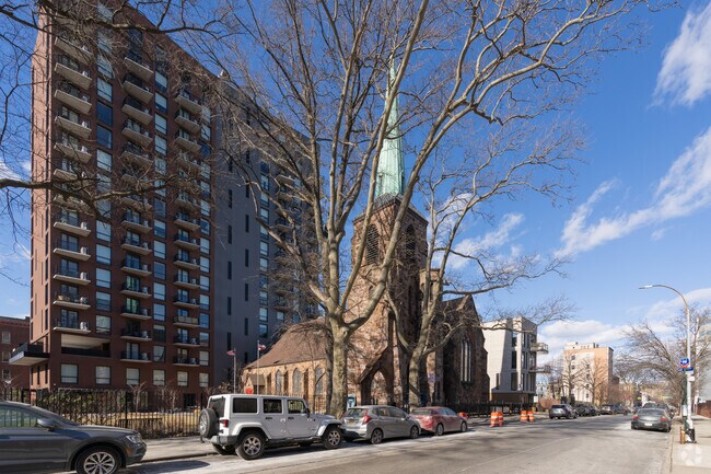 Building Photo - Parish House