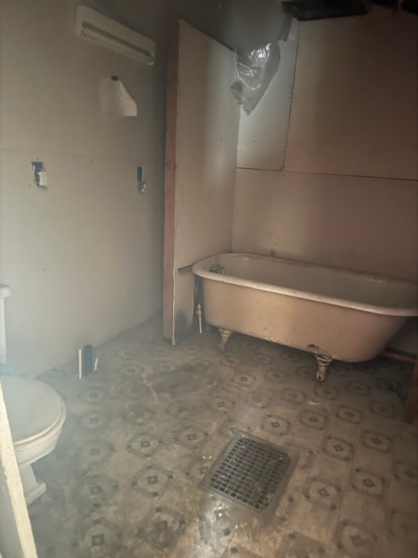 Building Photo - 502 S Broadway St