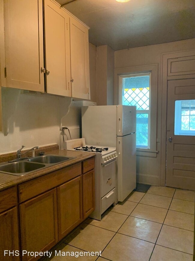 Building Photo - 1 br, 1 bath House - 741 South Ave unit 5