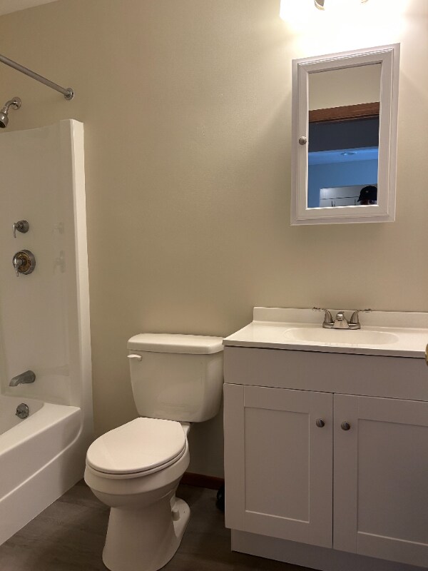 1 Station St Unit 15, Hingham, MA 02043 Room for Rent in Hingham, MA