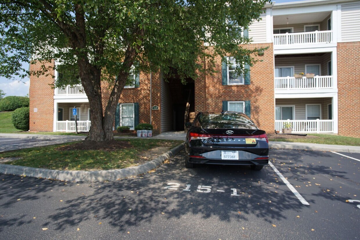 215 S Knollwood Dr, Blacksburg, VA 24060 House Rental in Blacksburg