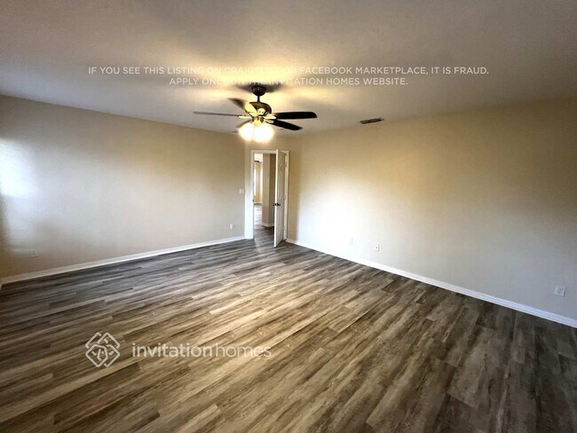 Foto del edificio - 391 SW Millard Dr