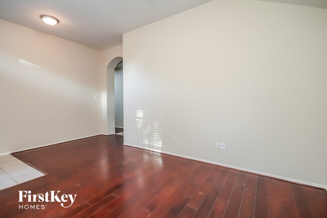 Foto del edificio - 29919 Hanover Hollow Ln