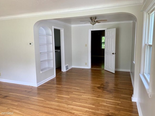 Building Photo - 3 br, 3.5 bath House - 1824 Maywood Rd