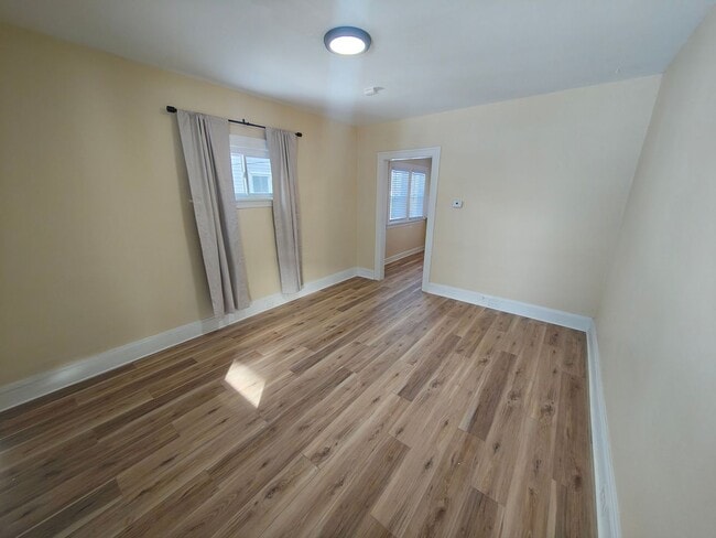 Building Photo - 4427 W 49th St