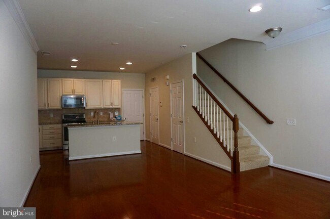 Building Photo - 2956 Finsbury Pl