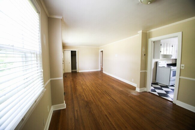 Foto del edificio - 3213 Colby Dr