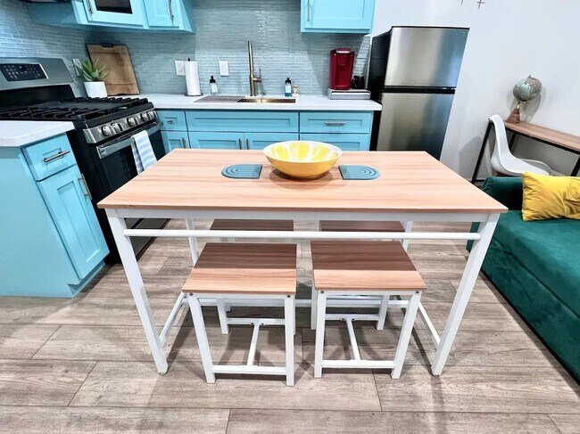 Foto del edificio - 1990 Lemon Ave