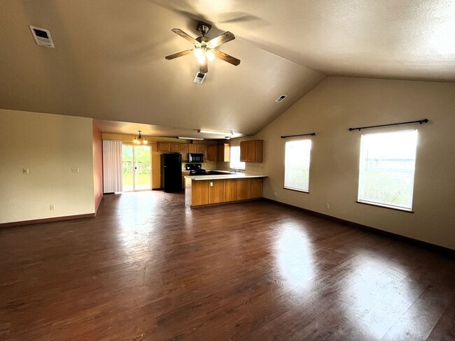 Building Photo - Pet-Friendly 3 Bed 2 Bath McKinleyville Home