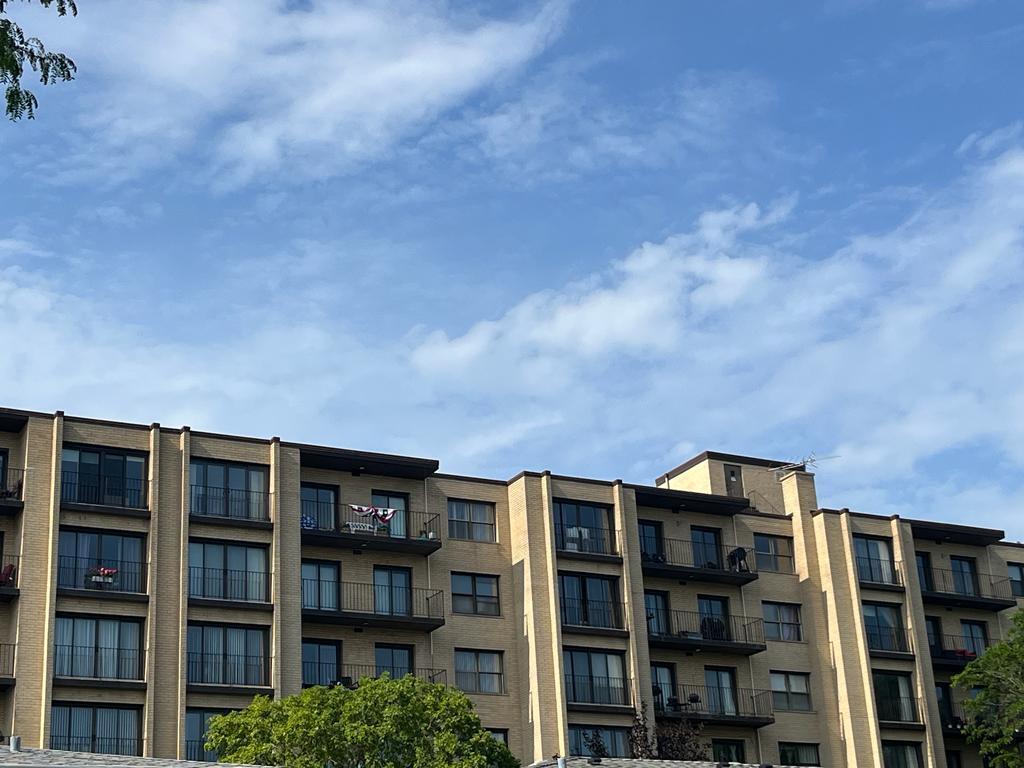 Foto principal - 4601 W Touhy Ave
