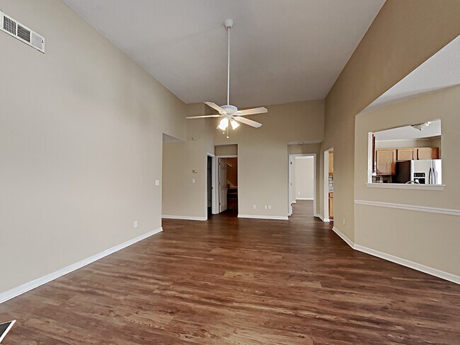 Building Photo - 211 Mystic Hollow