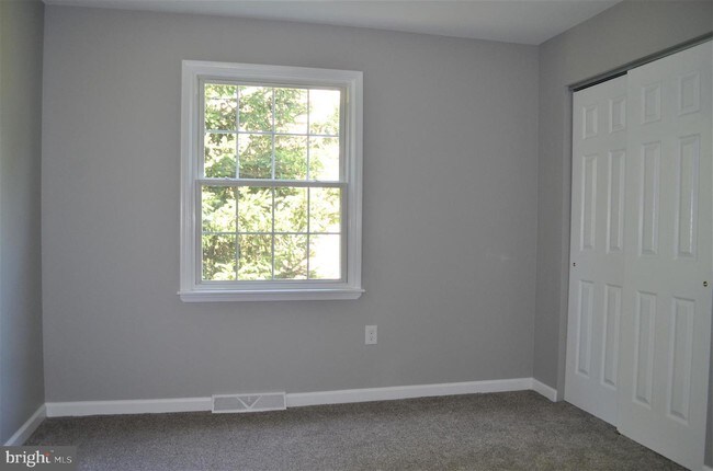 Foto del edificio - 9 Sandy Ridge Dr