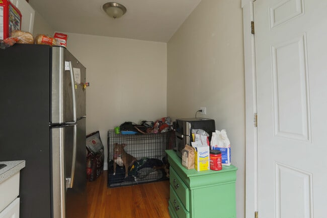 Building Photo - 839 W Newport Ave