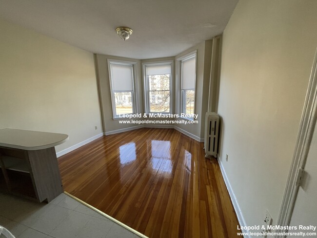 Building Photo - 1337 Commonwealth Ave