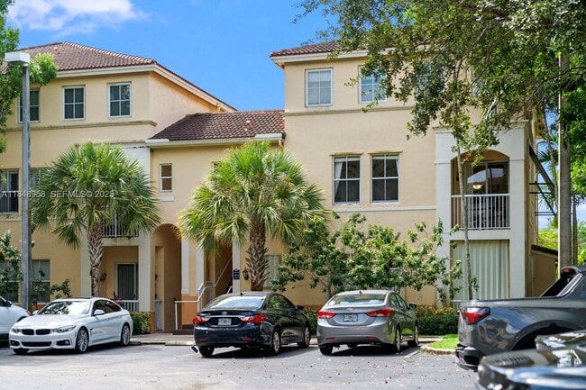 Building Photo - 160 Jacaranda Country Club Dr