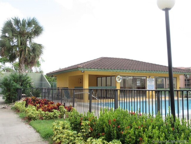 Foto del edificio - 1300 SW 122nd Ave