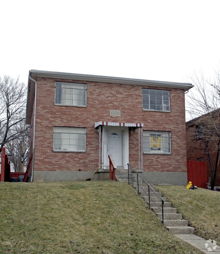 Foto del edificio - 2226-2230 Stanhope Ave
