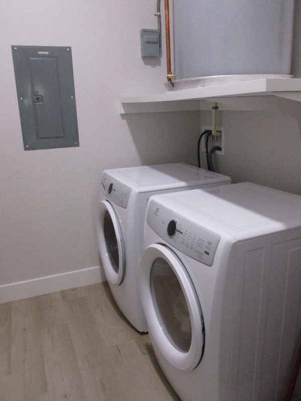 Foto del edificio - 2030 E River Rd