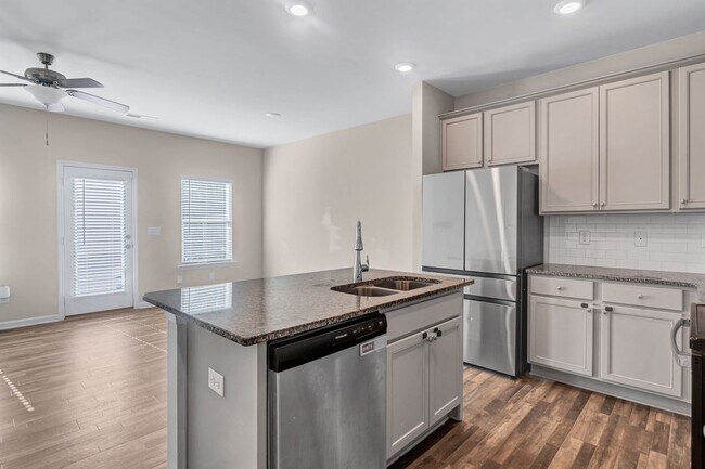 Foto del edificio - 585 McWilliams Rd SE