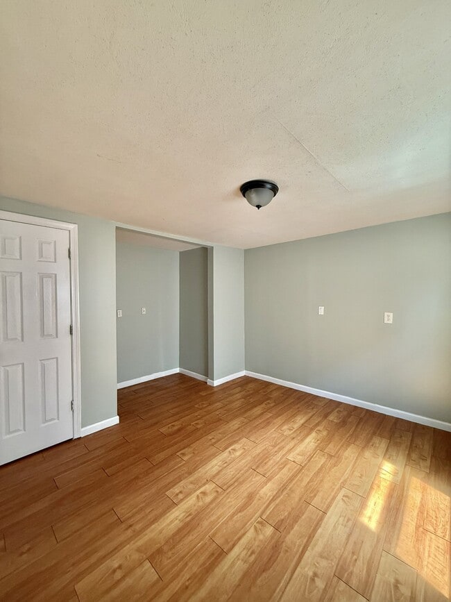 Building Photo - 322 Edgewood Ave