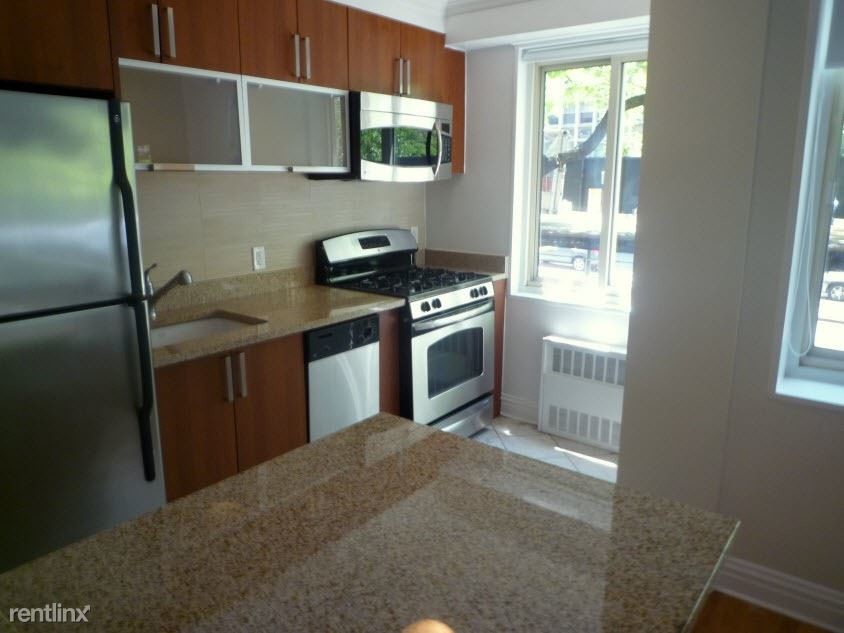 Primary Photo - 135 W 96th St