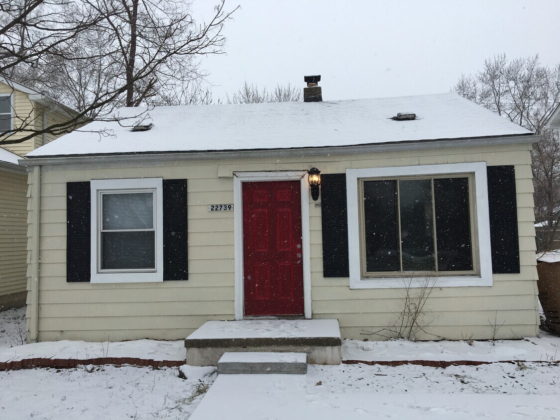 22739 Middlebelt Rd, Farmington Hills, MI 48336 House Rental in