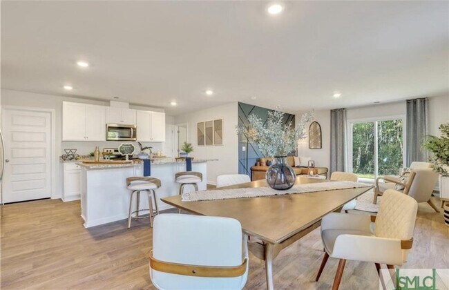 Foto del edificio - 477 Coconut Dr