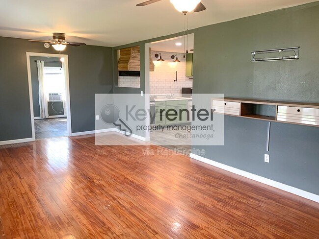 Foto del edificio - 827 Woodmore Ln