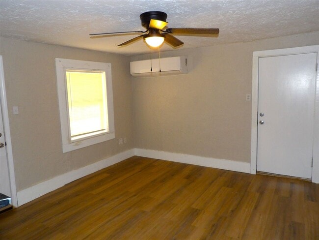 Foto del edificio - 316 NW Columbia Ave