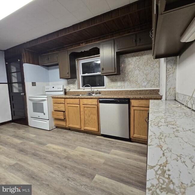 Foto del edificio - 614 N Cannon Ave