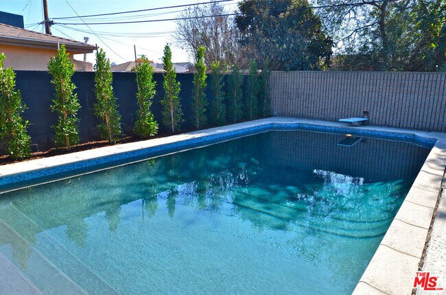 Foto del edificio - 3116 W 81st St