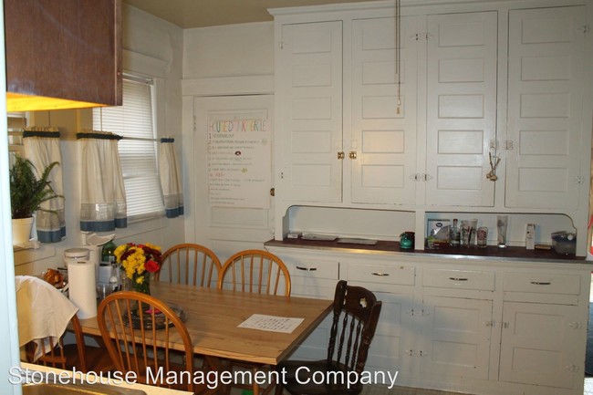 Foto del edificio - 349-353 W 9th St