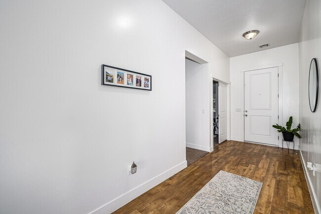 Building Photo - 3594 S Jessamine Dr