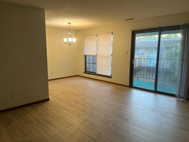 Foto del edificio - CONDO APARTMENT