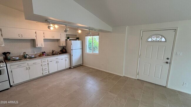 Building Photo - 10606 W Oakmont Dr