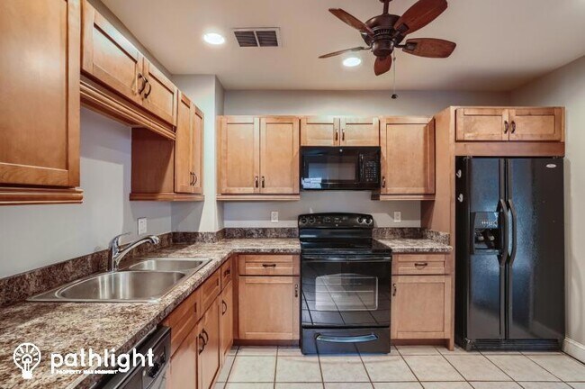Foto del edificio - 3516 W Mcelroy Avenue, Tampa, FL, 33611