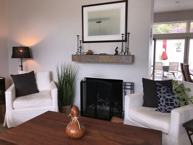 Foto del edificio - Furnished Shoreline Drive Home on the Mesa!